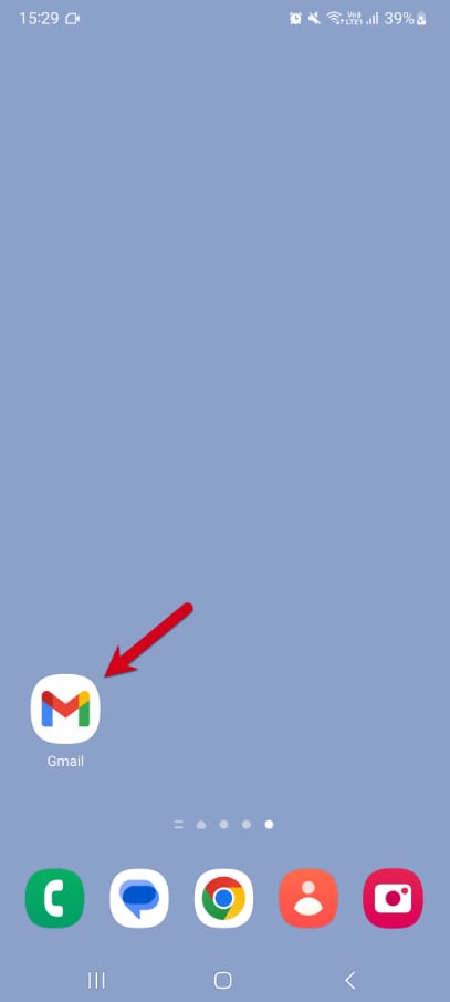 Android home screen with Gmail app icon highlighted by a red arrow
